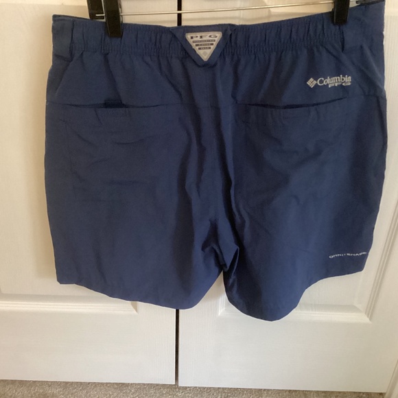 Men’s COLUMBIA PFG OMNI SHADE CARGO BLUE SHORTS SIZE LARGE - Picture 2 of 9